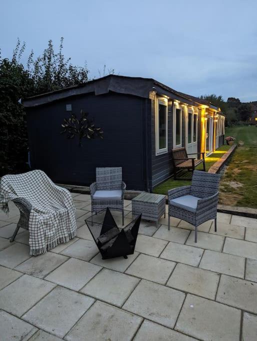 Gorgeous Countryside Cabin Lyminge Exterior photo